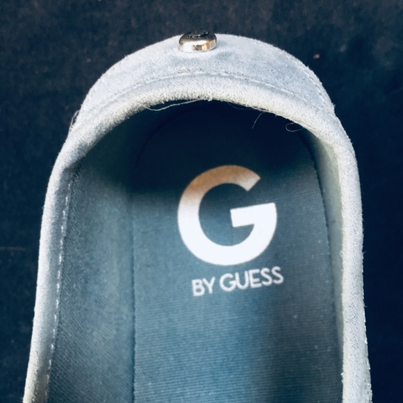 S O L D-G by Guess Rhinestone Slip On Shoe Size 8 - Picture 3 of 3